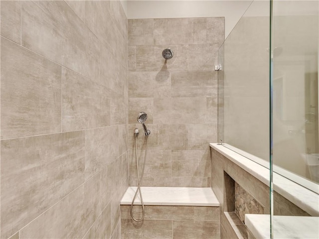 702 Cash Rd NE, Calhoun, GA 30701 - bathroom featuring tiled shower