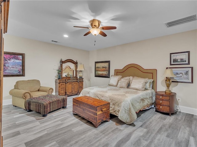 702 Cash Rd NE, Calhoun, GA 30701 - bedroom featuring light wood-style floors, a ceiling fan, and recessed lighting