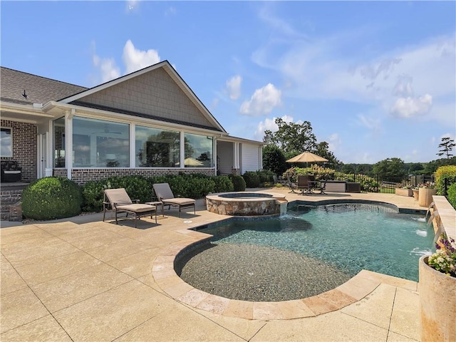 702 Cash Rd NE, Calhoun, GA 30701 - view of pool featuring a patio area and a pool with connected hot tub