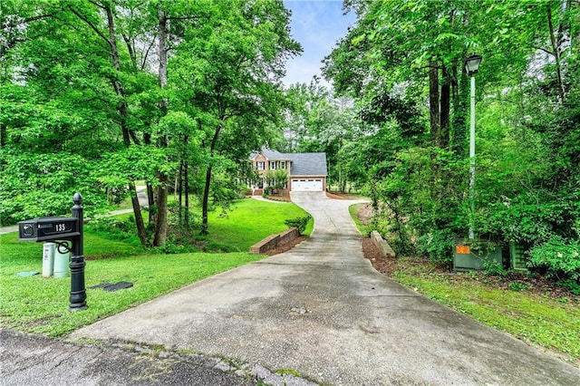 135 Crimson Rdg, Tyrone, GA 30290 - view of front of house with a front lawn