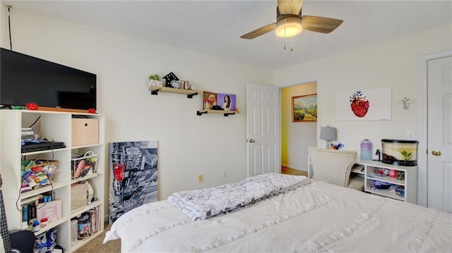 bedroom featuring ceiling fan