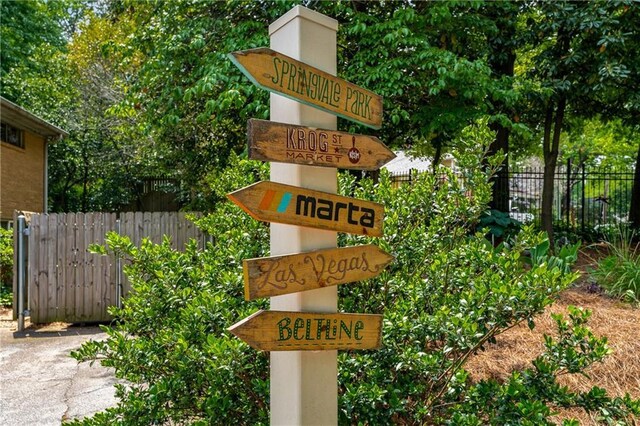 148 Waverly Way Unit 10, Atlanta, GA 30307 - details featuring fence