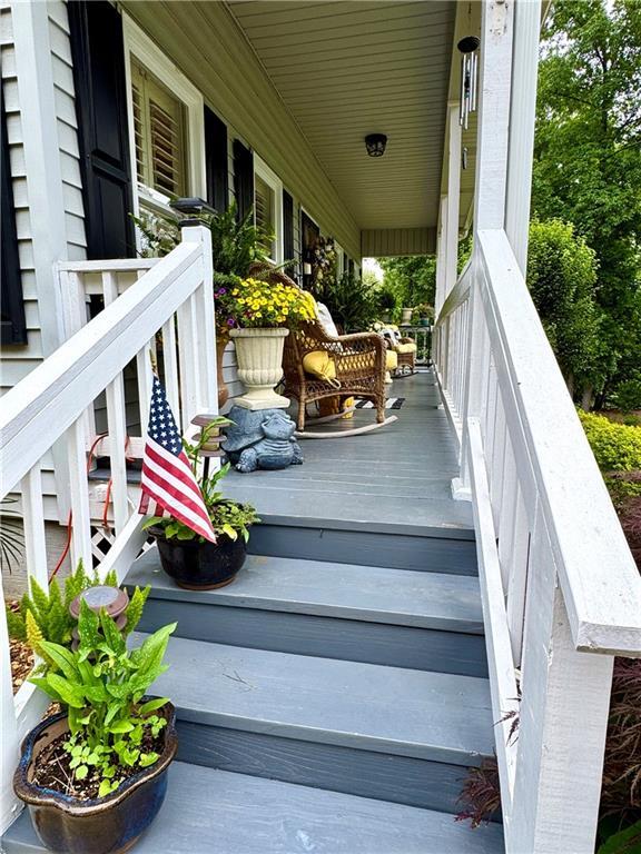 270 Owens Cir NE, Calhoun, GA 30701 - view of stairs