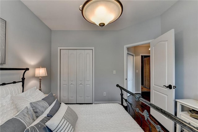 510 Elgaen Ct, Roswell, GA 30075 - bedroom with a closet and wood finished floors