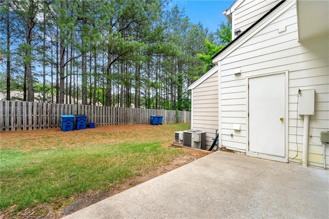4100 Howell Park Rd, Duluth, GA 30096 - view of yard with a patio area