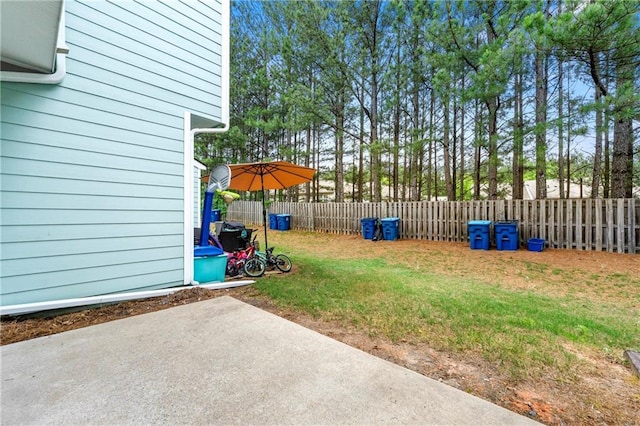 4100 Howell Park Rd, Duluth, GA 30096 - view of yard with a patio area