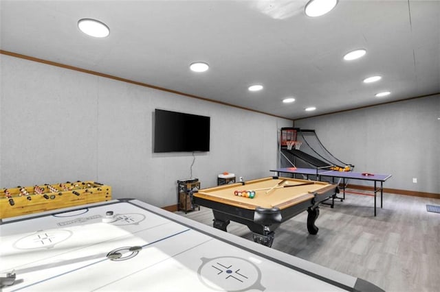 rec room featuring ornamental molding, recessed lighting, wood finished floors, baseboards, and billiards table