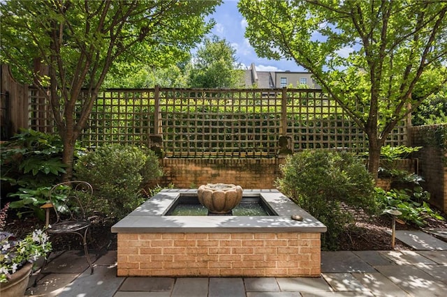92 Old Ivy Rd NE Unit 6, Atlanta, GA 30342 - view of fenced backyard