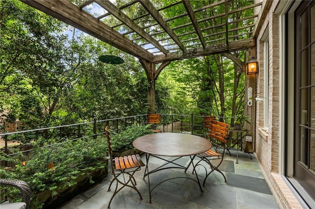92 Old Ivy Rd NE Unit 6, Atlanta, GA 30342 - balcony with a pergola