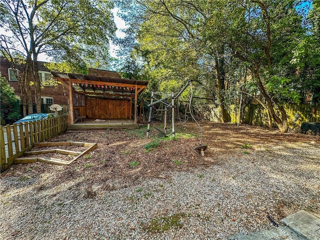 view of yard featuring a pergola