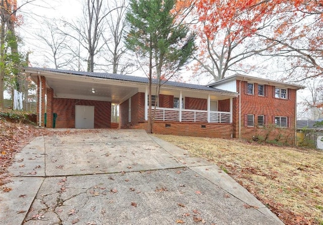 view of front of house featuring a carport