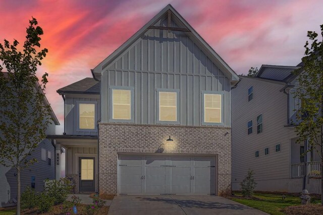 view of front of house featuring a garage