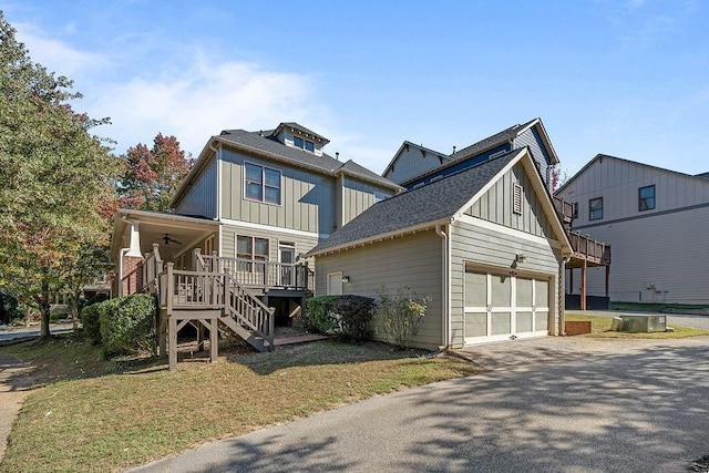 view of front facade with covered porch and a front lawn