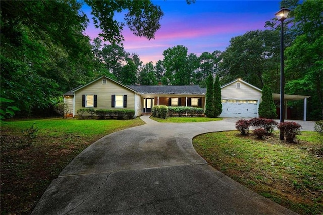 280 W Knight Rd W, Mcdonough, GA 30252 - single story home featuring curved driveway, a front lawn, and an attached garage