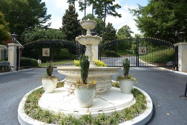 1312 Pine Heights Dr NE, Atlanta, GA 30324 - view of gate