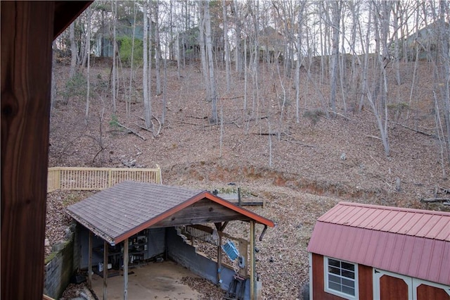 view of yard featuring a carport