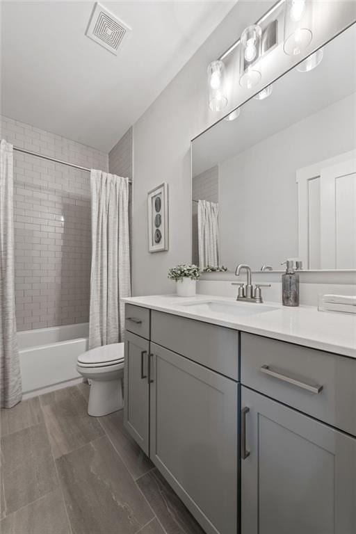 4200 Legacy Ln Unit 22, Acworth, GA 30101 - full bath featuring vanity, toilet, and shower / tub combo with curtain