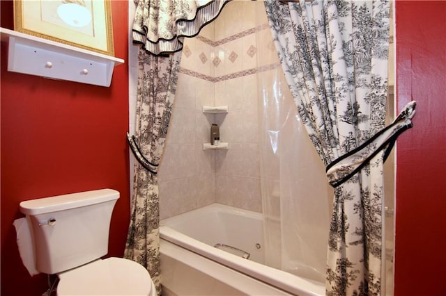 full bath featuring shower / bathtub combination with curtain and toilet