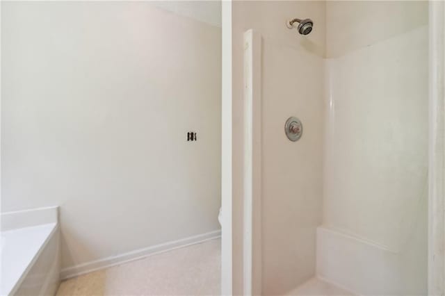 6445 Marsham Dr, Atlanta, GA 30349 - bathroom featuring a shower