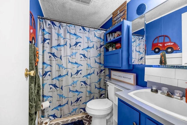131 W Blue Branch Rd, Eatonton, GA 31024 - bathroom featuring a textured ceiling, vanity, and a shower with curtain