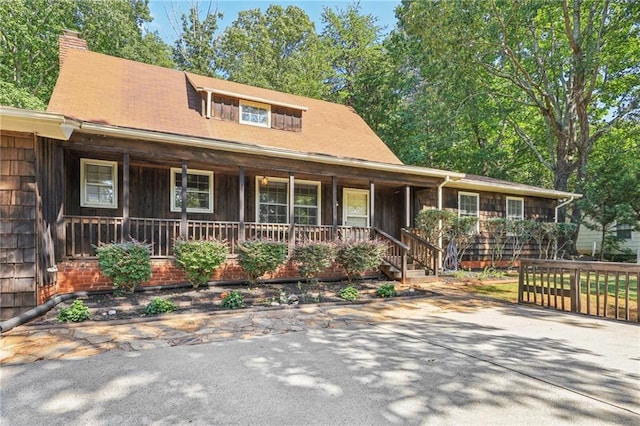 view of front of home featuring covered porch