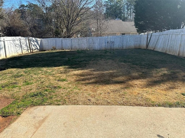 view of yard featuring a fenced backyard