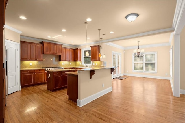 10565 Highgate Manor Ct, Duluth, GA 30097 - kitchen with light wood-style flooring, a kitchen bar, plenty of natural light, ornamental molding, and recessed lighting