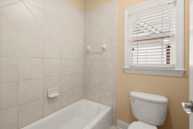 10565 Highgate Manor Ct, Duluth, GA 30097 - bathroom featuring toilet and shower / bathtub combination