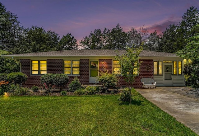 141 Parr Wade Rd SE, Cartersville, GA 30120 - ranch-style home featuring a lawn, brick siding, and driveway