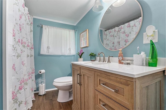 141 Parr Wade Rd SE, Cartersville, GA 30120 - full bathroom with vanity, ornamental molding, and wood finished floors