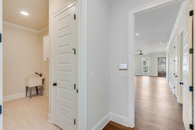 929 Hilltop Park Ct, Dacula, GA 30019 - hall featuring crown molding, light wood-style floors, baseboards, and recessed lighting