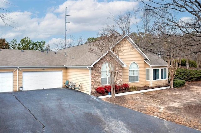 view of front facade with a garage