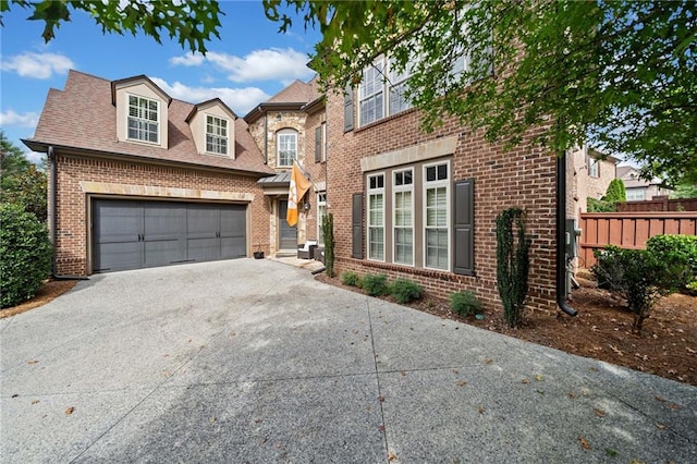 view of front property featuring a garage