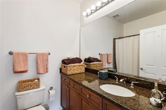 full bathroom featuring vanity and a shower with shower curtain
