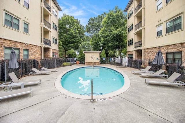 2230 Cheshire Bridge Rd NE Unit 401, Atlanta, GA 30324 - community pool with a patio