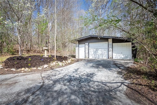 view of detached garage