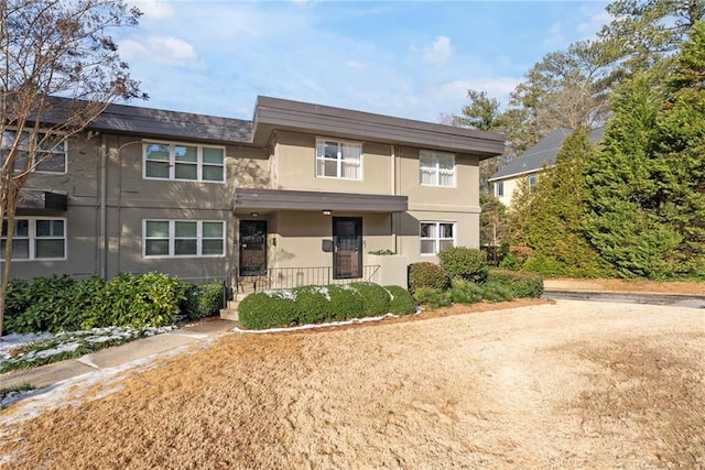 view of front of property featuring stucco siding