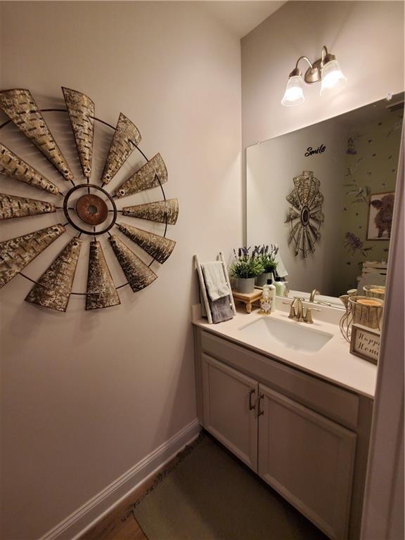 bathroom with vanity