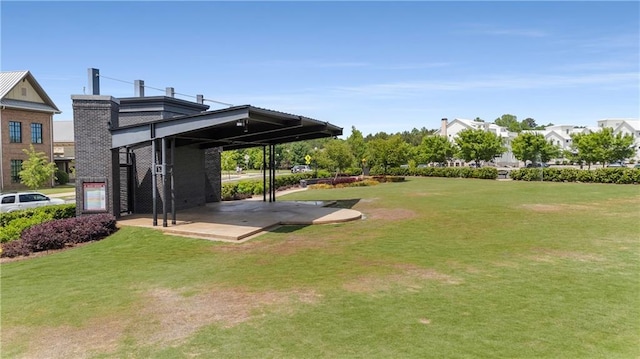 view of yard featuring a patio