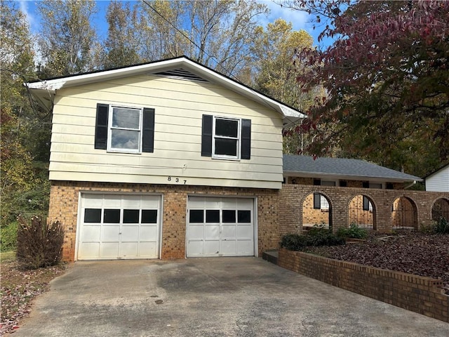 view of front of house featuring a garage