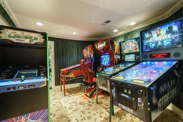 recreation room featuring carpet