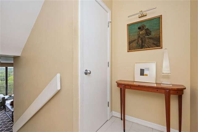 145 15th St NE Unit 1225, Atlanta, GA 30309 - hall with baseboards
