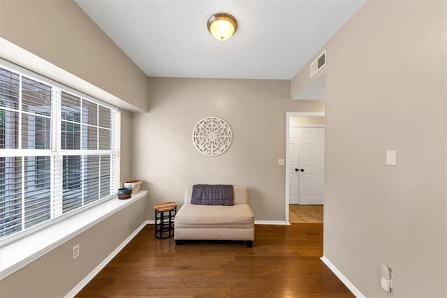 10535 Willow Meadow Cir, Alpharetta, GA 30022 - living area featuring wood finished floors and baseboards