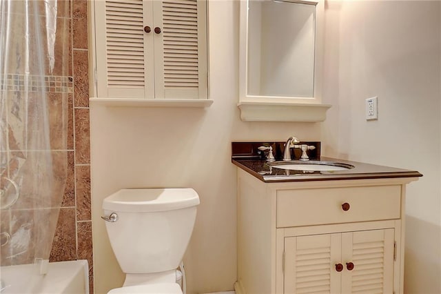 1160 Newpark View Pl Unit 8, Mableton, GA 30126 - full bath with vanity, a shower with curtain, and a bath