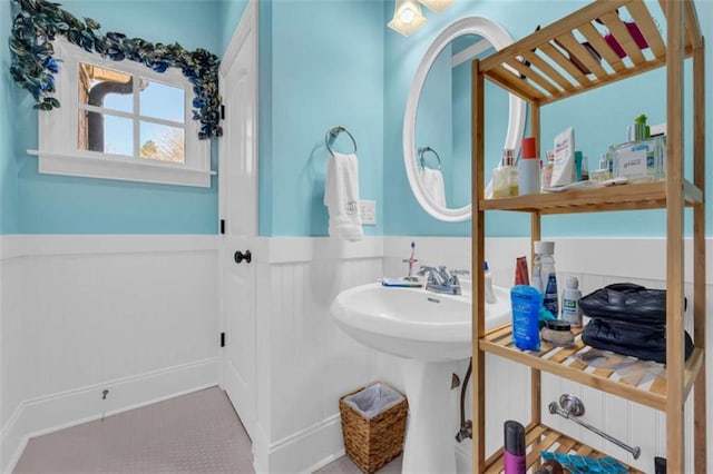 bathroom featuring wainscoting