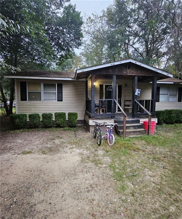 view of front of property with covered porch