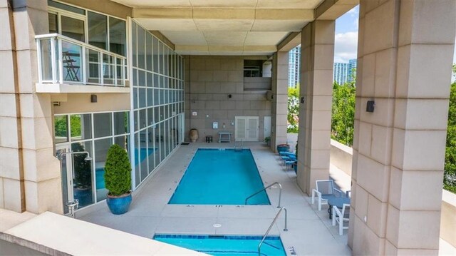 2881 Peachtree Rd NE Unit 1102, Atlanta, GA 30305 - view of community pool