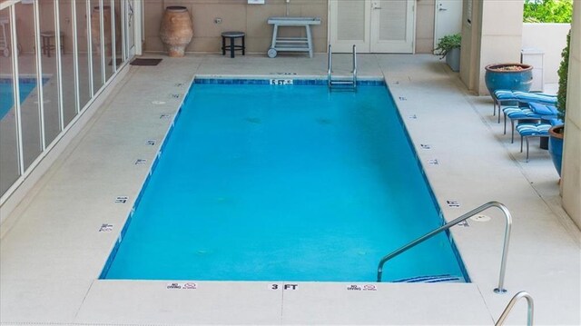 2881 Peachtree Rd NE Unit 1102, Atlanta, GA 30305 - view of indoor pool