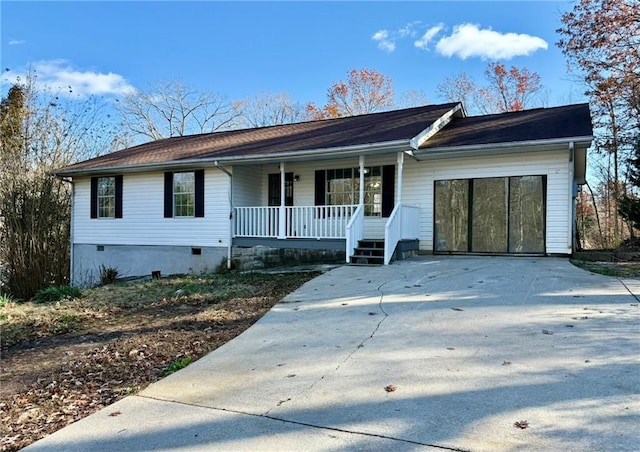 single story home featuring a porch