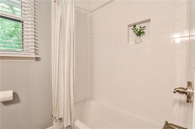 437 Valley Brook Dr NE, Atlanta, GA 30342 - full bath featuring shower / bathtub combination with curtain
